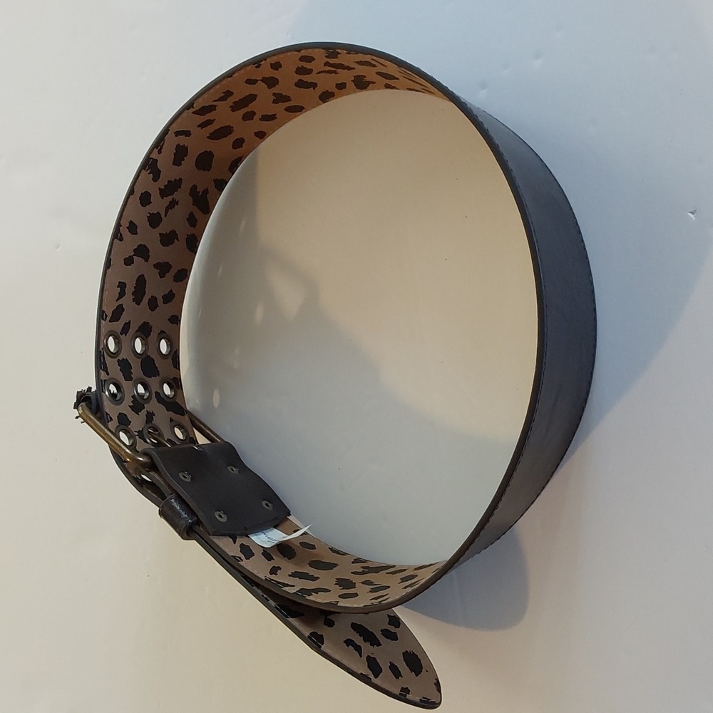 Betsey Johnson Womens Dark Brown Wide Brass Grommet Belt Brass Buckle Sz.S - Picture 2 of 7